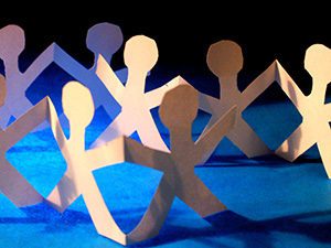 paper-chain-people