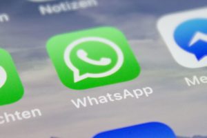WhatsApp App - Zoom by Christoph Scholz